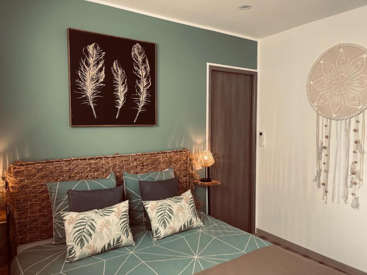 Appartement La Vaihere En Camargue, L'hibiscus Et Le Magnolia *